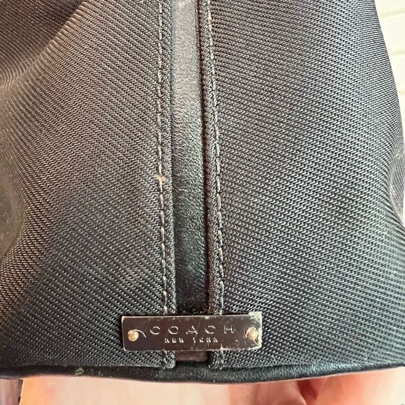 Coach Mercer Black Mini Bag in Leather and Nylon - Picture 4 of 9